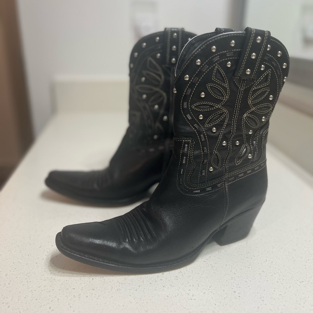 Cole Haan
Vintage Short Bootie